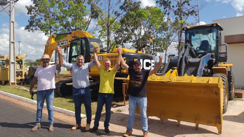 Luizinho Goebel Entrega Escavadeira Hidr Ulica P Carregadeira E